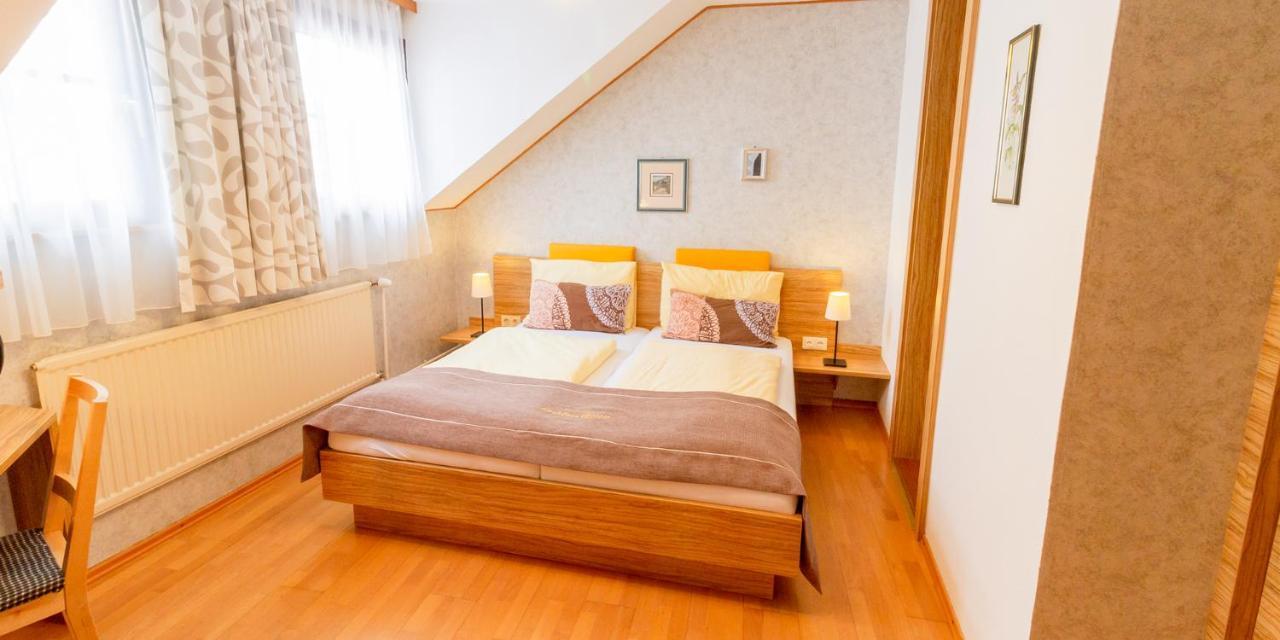 Pension Gaestehaus Heller 레헨스테이너와차우 외부 사진